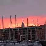 Chez L\'Habitant, Propose Grande Chambre Vieux Port Marseille
